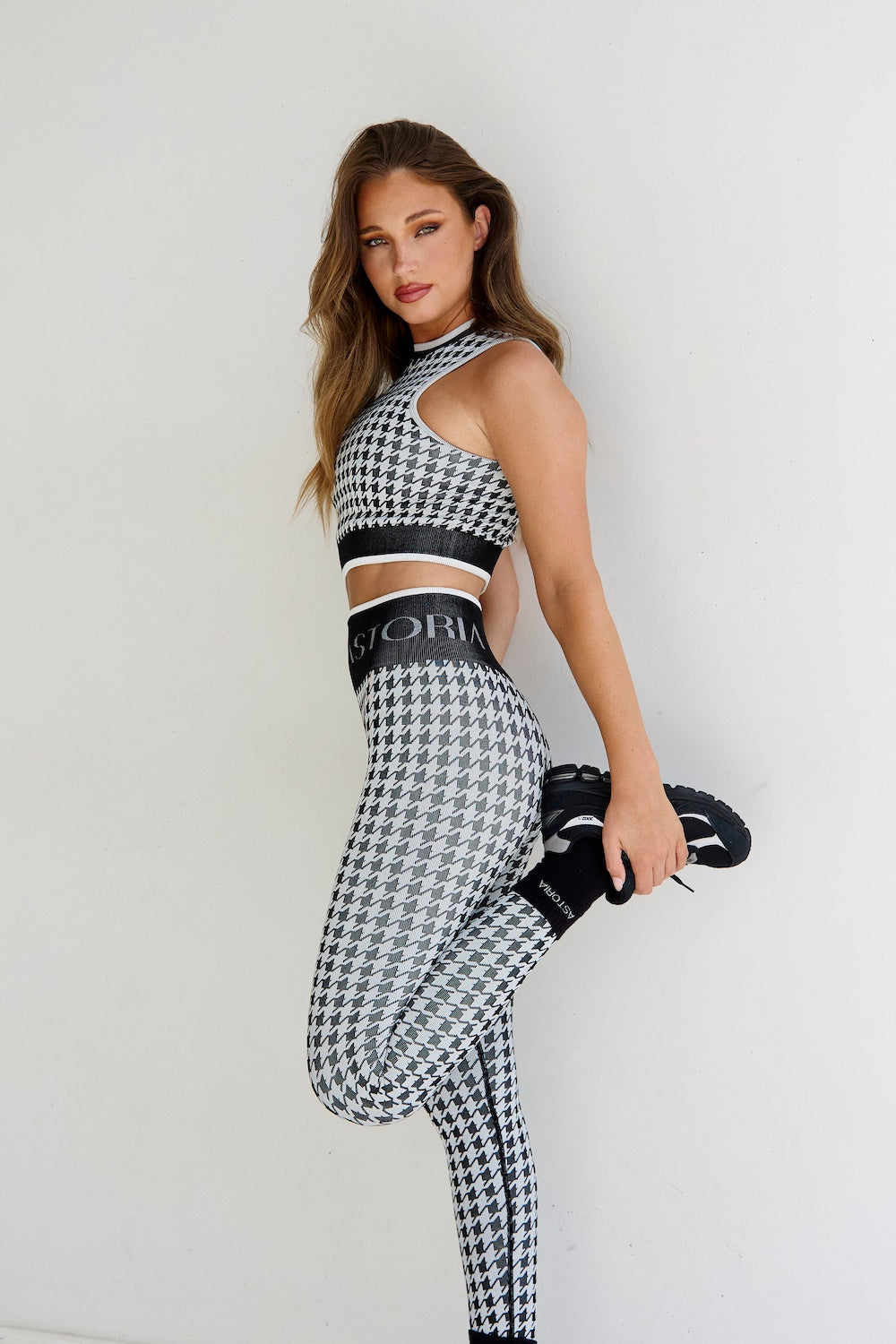 Astoria Seamless Knit Mockneck - Black/Grey Houndstooth