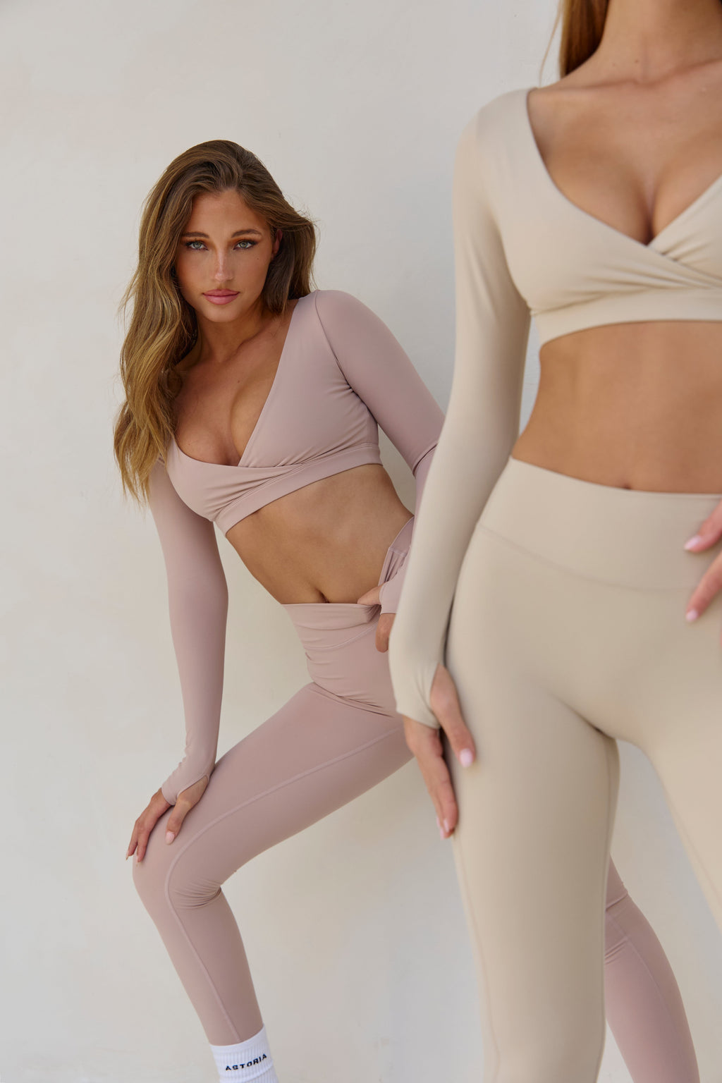 Astoria LUXE BALANCE Long Sleeve Plunge Crop - Oat