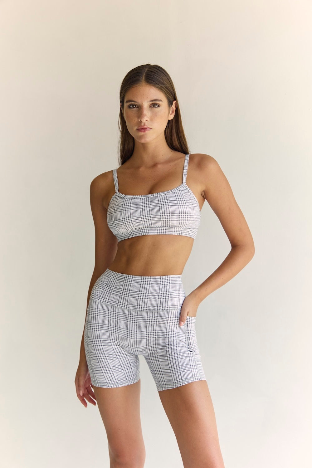 Astoria Airvíve Pocket Short - Grey Plaid
